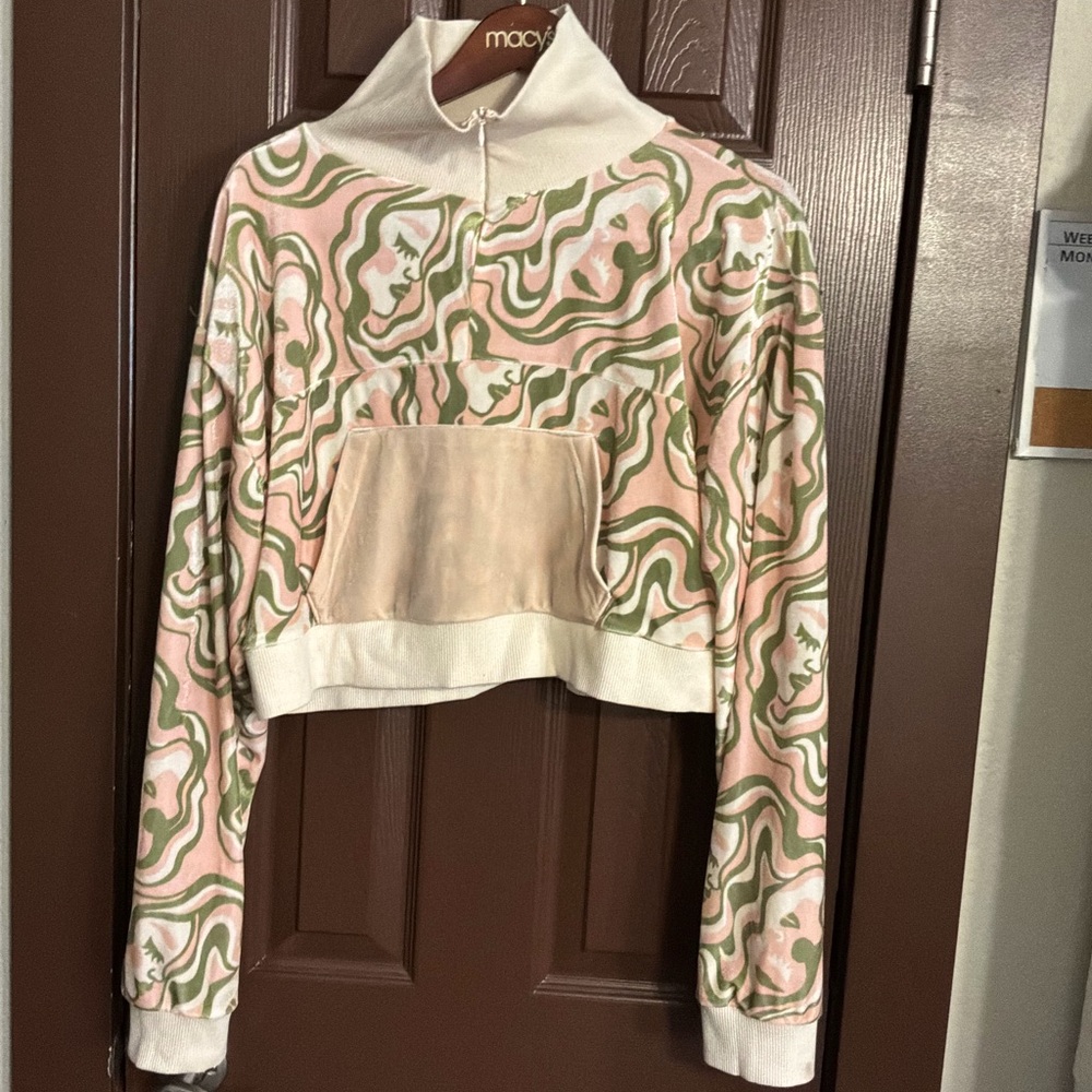 Daydreamer Neutral Ribbed Funnel-Neck Pullover with Pastel Tag Accent